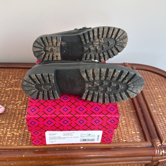 Tory Burch Black embellished lug leather loafer, size 6 - Picture 7 of 7